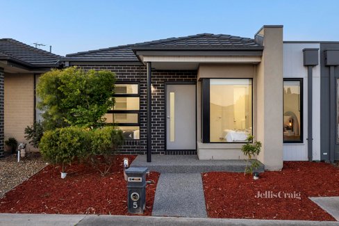 5 Trafalgar Walk Keysborough 3173