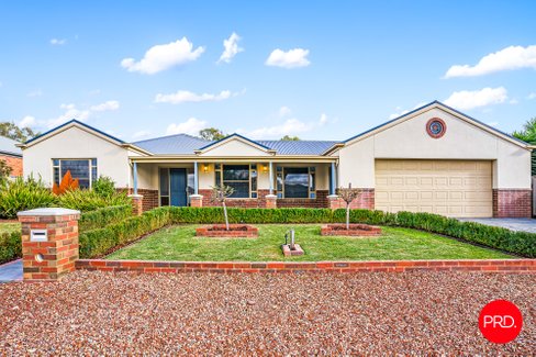 5 Verbena Terrace, EPSOM VIC 3551