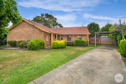 5 Vine Place, WENDOUREE VIC 3355