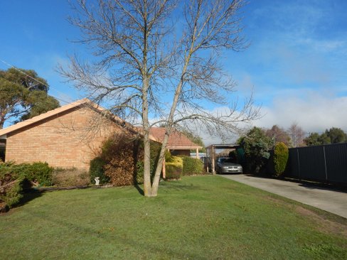 5 Vine Place, WENDOUREE VIC 3355