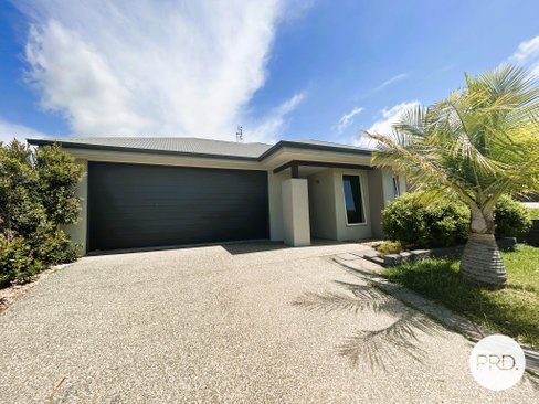 5 Wabby Street, BOYNE ISLAND QLD 4680