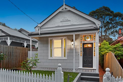 5 Warburton Road Camberwell 3124