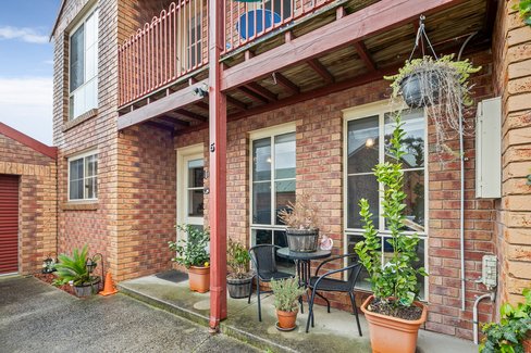 5 Warrambine Drive, CANADIAN