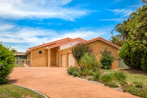 5 Wilga Place, TAMWORTH NSW 2340