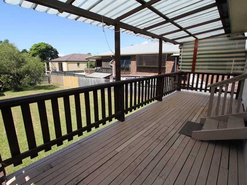 5 Wilson Street, LABRADOR QLD 4215