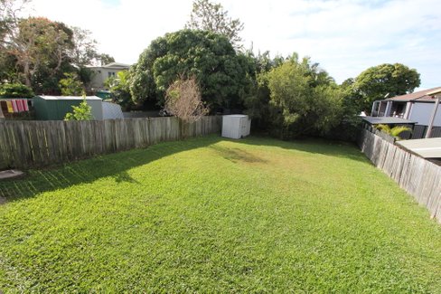 5 Wilson Street, LABRADOR QLD 4215