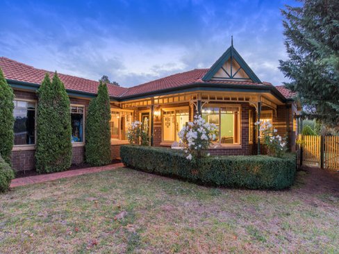 50 Blue Ridge Drive Mooroolbark 3138