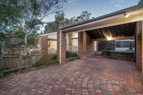 50 Eucalyptus Road Eltham 3095