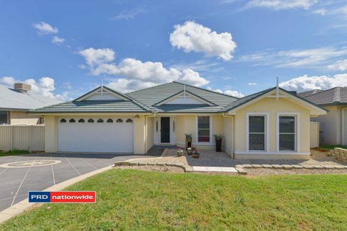 50 Harrier Parade, TAMWORTH NSW 2340