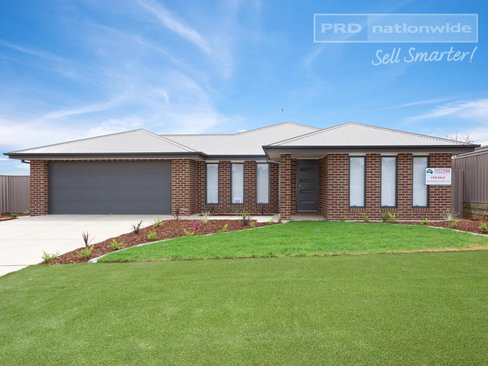 50 Lingiari Drive, LLOYD NSW 2650