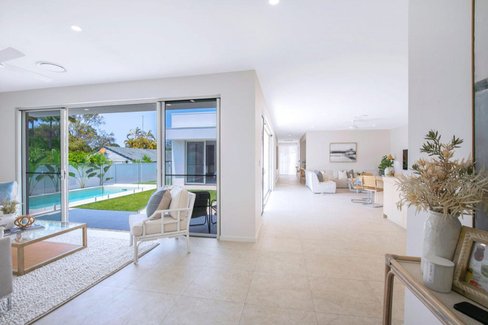 50 Pinkwood Drive, Ashmore QLD 4214