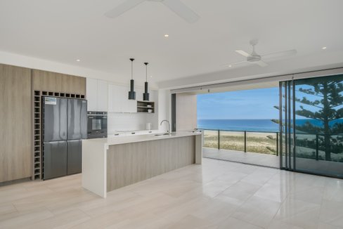 502/106 Pacific Parade, BILINGA QLD 4225