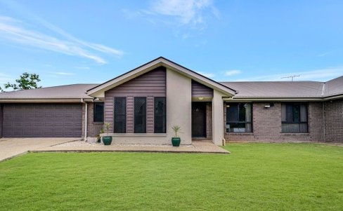 51 Bower Road, EAGLEBY QLD 4207