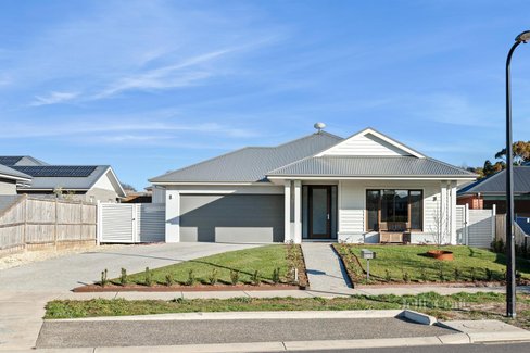 51 Campaspe Drive Kyneton 3444