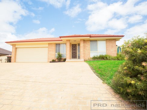 51 Canterbury Drive, RAWORTH NSW 2321