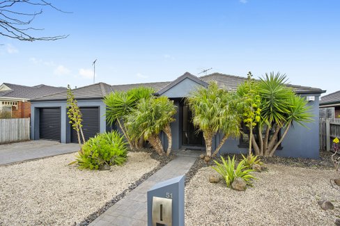 51 Paramount Crescent St Albans Park 3219