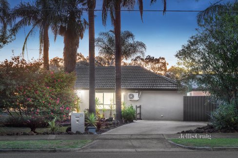 51 Pembroke Road Mooroolbark 3138