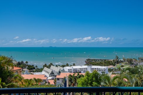 5/12-14 Golden Orchid Drive, AIRLIE BEACH QLD 4802