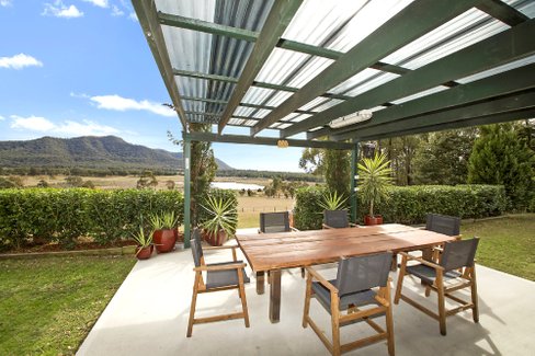 515 WOLLOMBI RD, BROKE NSW 2330