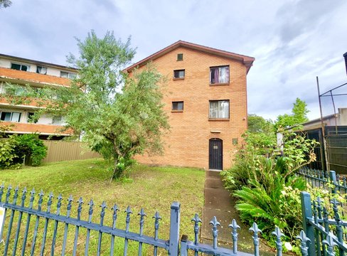5/1A Waterside Crescent, CARRAMAR NSW 2163