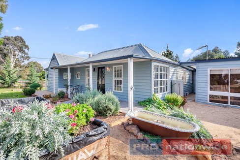 52 Carmody Drive, CRESWICK VIC 3363