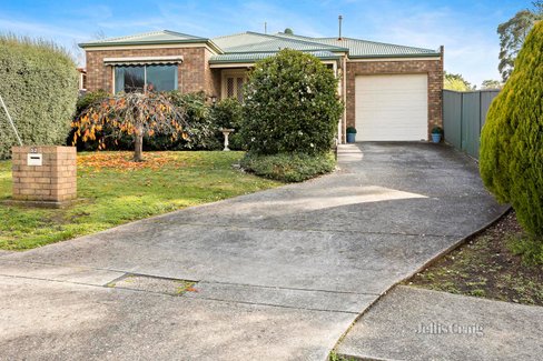 52 Cartledge Avenue Mount Clear 3350