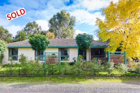 52 Clunes Road, CRESWICK VIC 3363