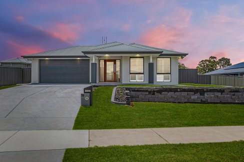52 Enderle Drive, LOCHINVAR NSW 2321