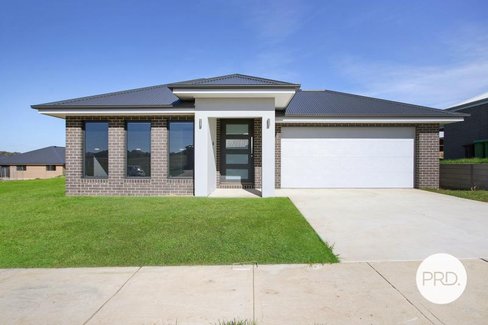 52 Hillford Circuit, THURGOONA NSW 2640