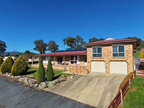 52 Park Street, TUMBARUMBA NSW 2653