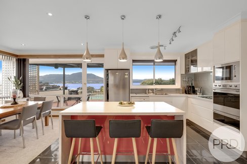 52 Radcliff Crescent, ROSETTA TAS 7010