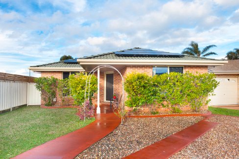 52 Sunnybank Crescent, HORSLEY NSW 2530