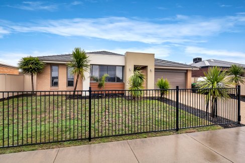 52 Tait Street, DELACOMBE VIC 3356