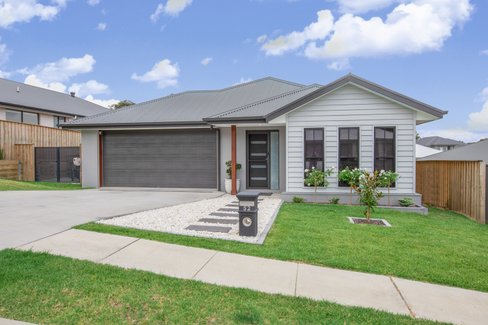 52 Talleyrand Circuit, GRETA NSW 2334