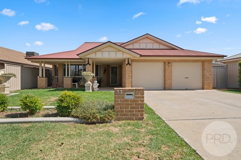 53 Barrima Drive, GLENFIELD PARK NSW 2650