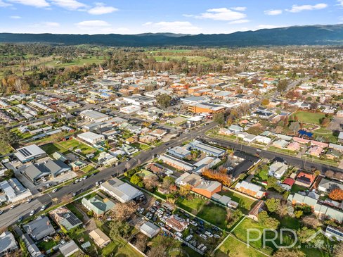 53 Capper Street, TUMUT