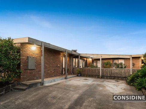 53 Caravelle Crescent Strathmore Heights 3041