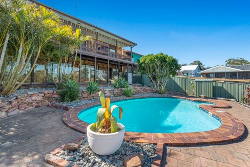 53 Corrie Parade, CORLETTE NSW 2315