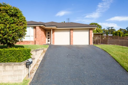 53 Jenna Drive, RAWORTH NSW 2321