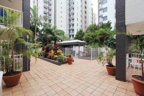 5/33 Cypress Avenue, SURFERS PARADISE QLD 4217