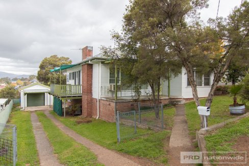 54 Carey Street, TUMUT NSW 2720
