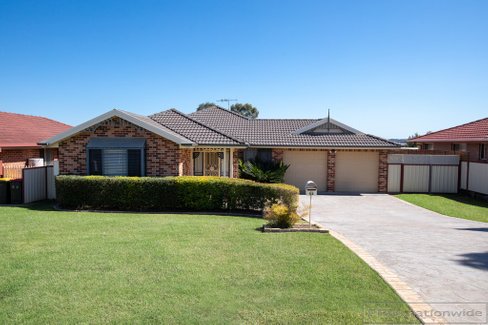 54 Denton Park Drive, RUTHERFORD NSW 2320