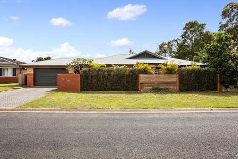 54 Ferraby Drive, METFORD NSW 2323