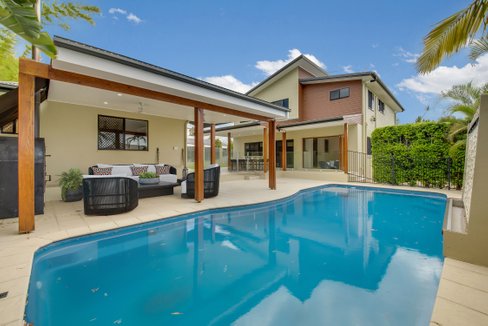 54 Golf View Drive, BOYNE ISLAND QLD 4680