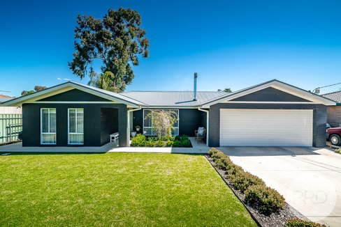 54 Main Street, LAKE ALBERT NSW 2650