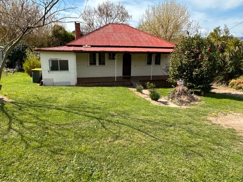 54 Mate Street, TUMBARUMBA NSW 2653