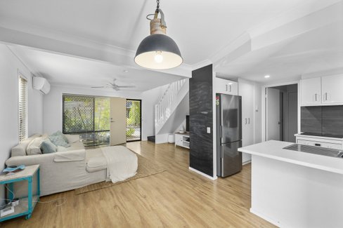 54/1 Warbler Parade, VARSITY LAKES QLD 4227