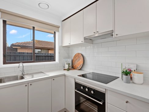 5 45 Collins Street Geelong West 3218