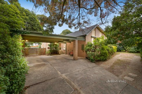 56 Bimbadeen Drive Mooroolbark 3138