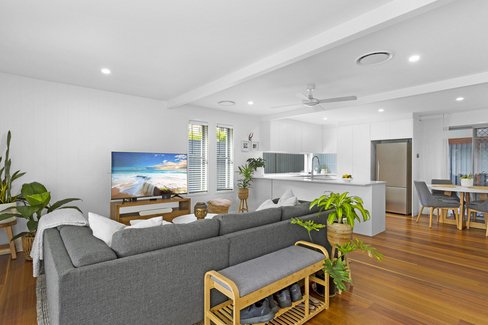 56 Fifth Avenue, Palm Beach QLD 4221